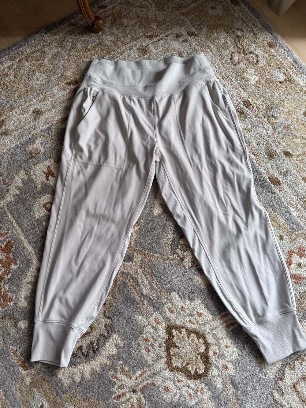 Athleta Venice Jogger High Rise Petite Size LP in Abalone Grey